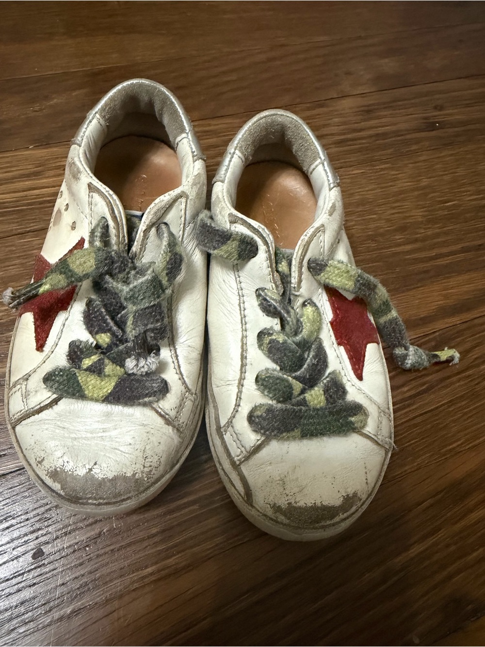 Golden Goose Kids White Sneakers with Red Star and Camouflage Laces